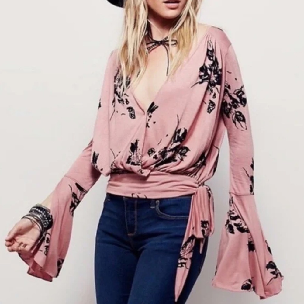 FREE PEOPLE / Trumpet Sleeve Wrap Top Size Small